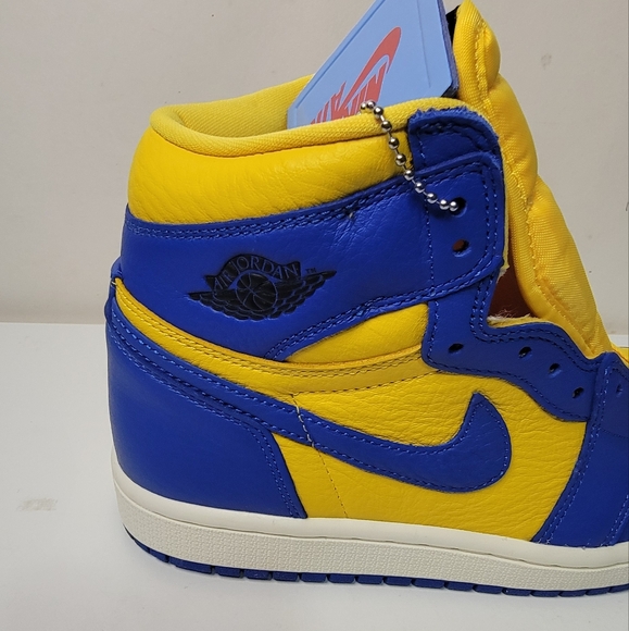 WMNS AIR JORDAN 1 RETRO HI OG Varsity Maize/Game Royal-Sail FD2596 700 - Picture 8 of 10